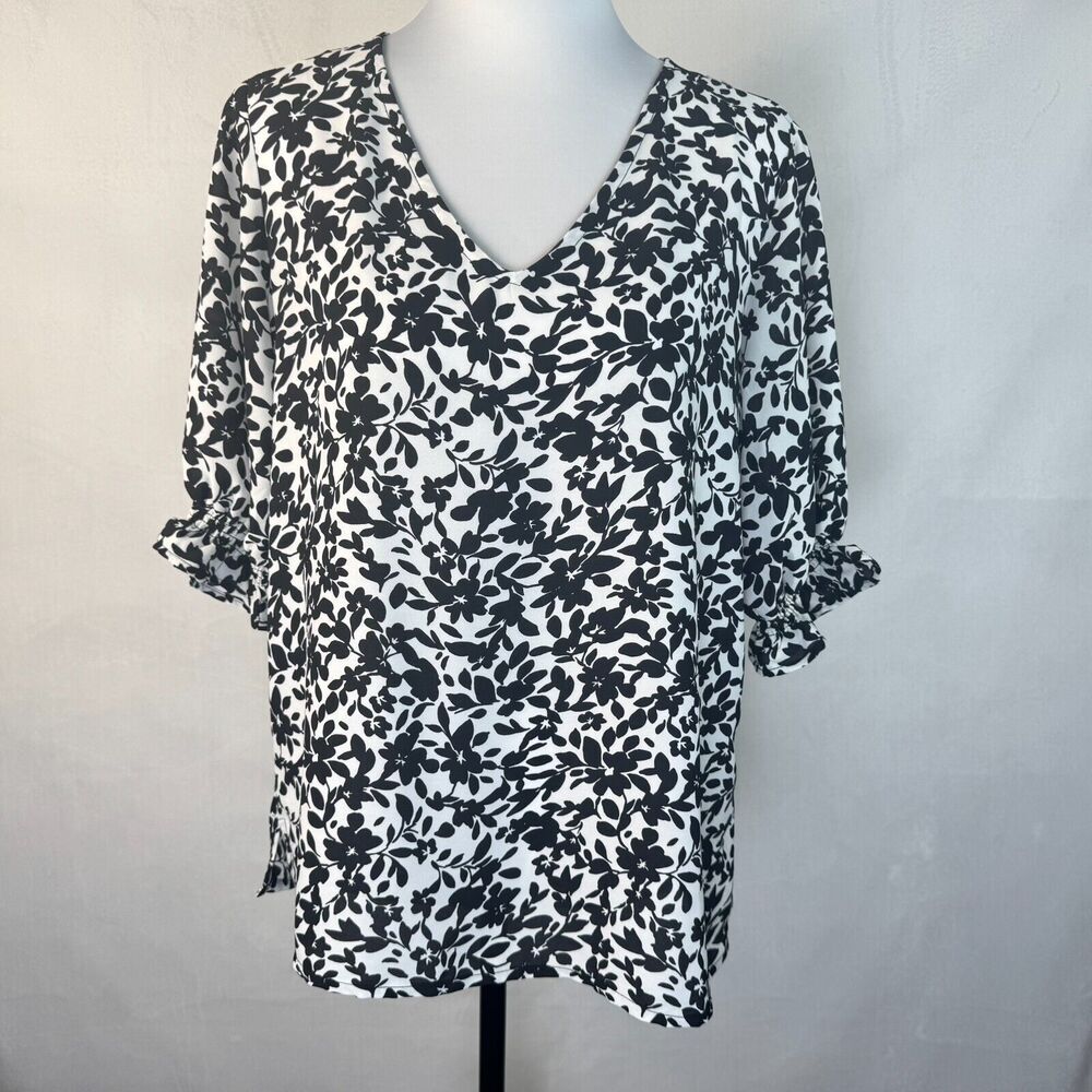 Well Worn Sz M White Blouse Black Floral Print Elbow Sleeve V Neck NWT B1968