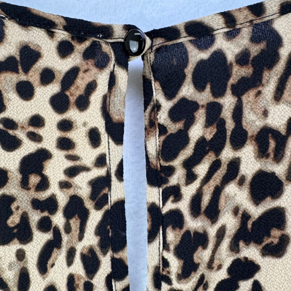 Lily White Top Women Sz M Animal print off should short sleeves scoop neck