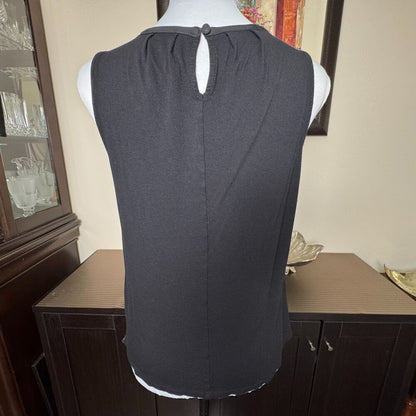 ELLE Top Sz S Black White Floral Pleated Round Neck Sleeveless Back Keyhole