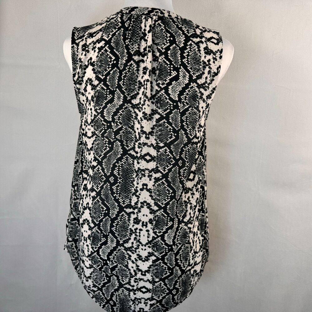 Daniel Rainn Blouse Sz S Round Neck Button Down Sleeveless Snake Print