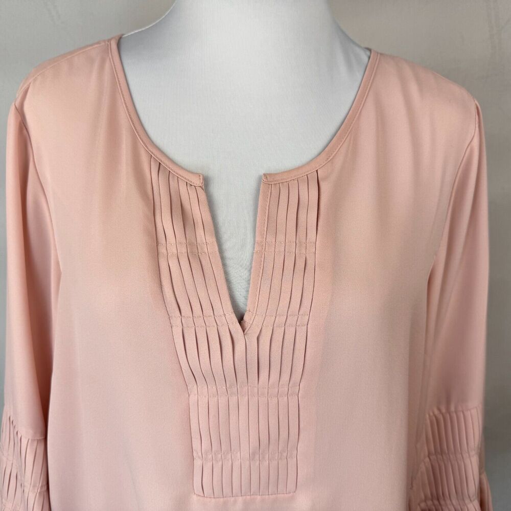 Zac & Rachel Blouse Sz L Dusty Pink Pleated Front Split Neck Flutter Sleeve
