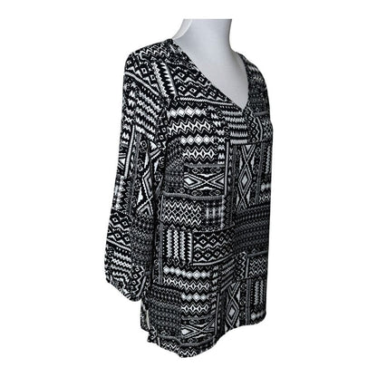 Mario Serrani Women Top SZ XXL NWT Geometric Black/White VNeck 3/4 Sleeve B2121