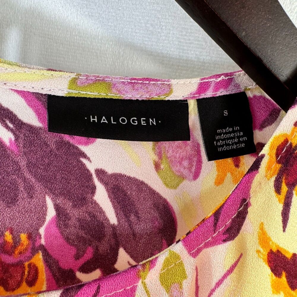 Halogen Nordstrom Blouse Sz S Purple Petal Breeze Floral  Round Neck Cap Sleeves