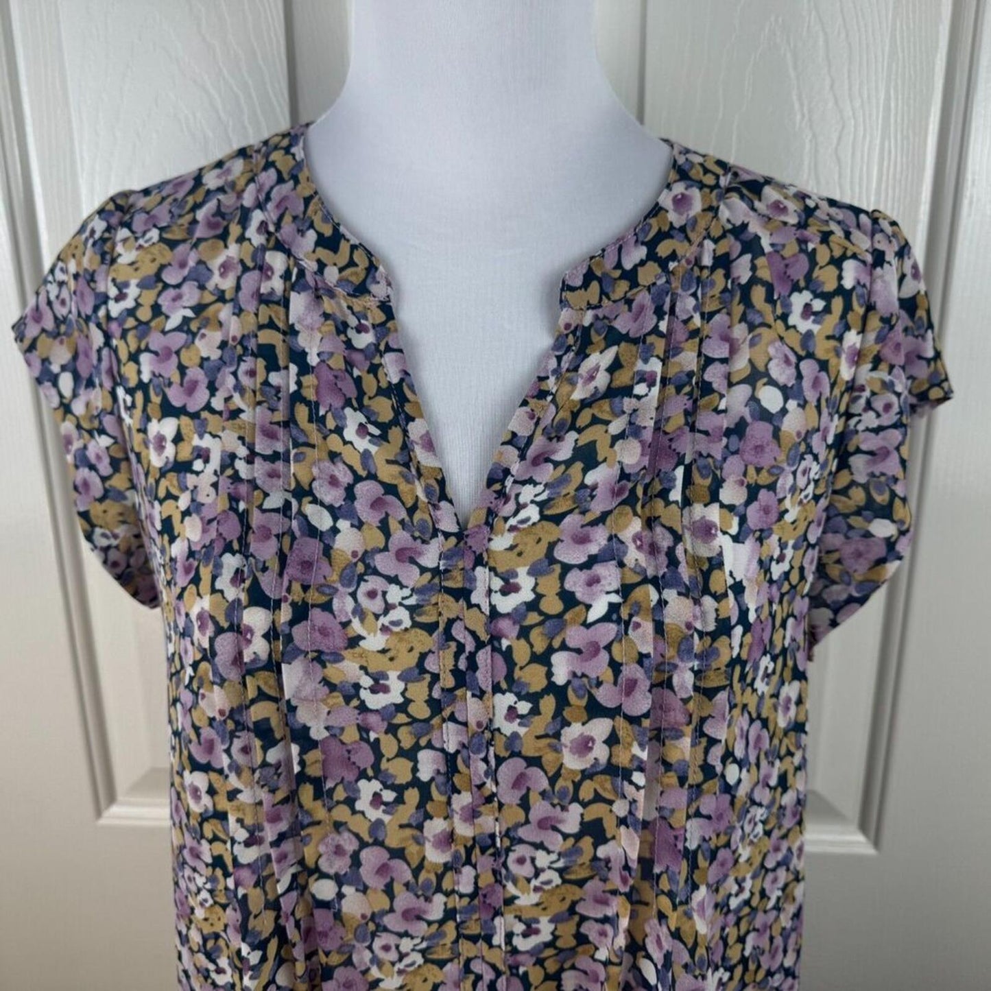 Fun2Fun Women Top Sz M Sheer Henley Sleeveless Chiffon Floral Print Multicolor