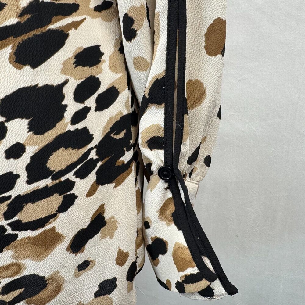 Chico’s Blouse Sz 00 Cheetah Print V Neck Long Split Black Trim Sleeve