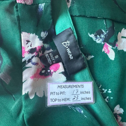 BWear Women Top Sz S Lined VNeck Front Ruffle Sleeveless Green Floral Multicolor