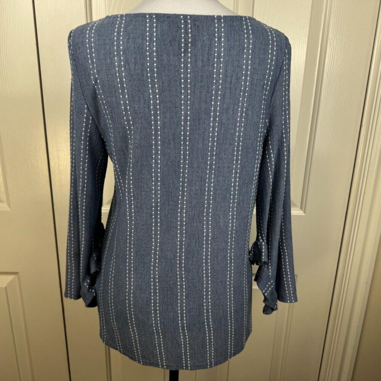 W5 Anthropologie Women Sz M Long Sleeve Blue Striped Textured Shirt Blouse