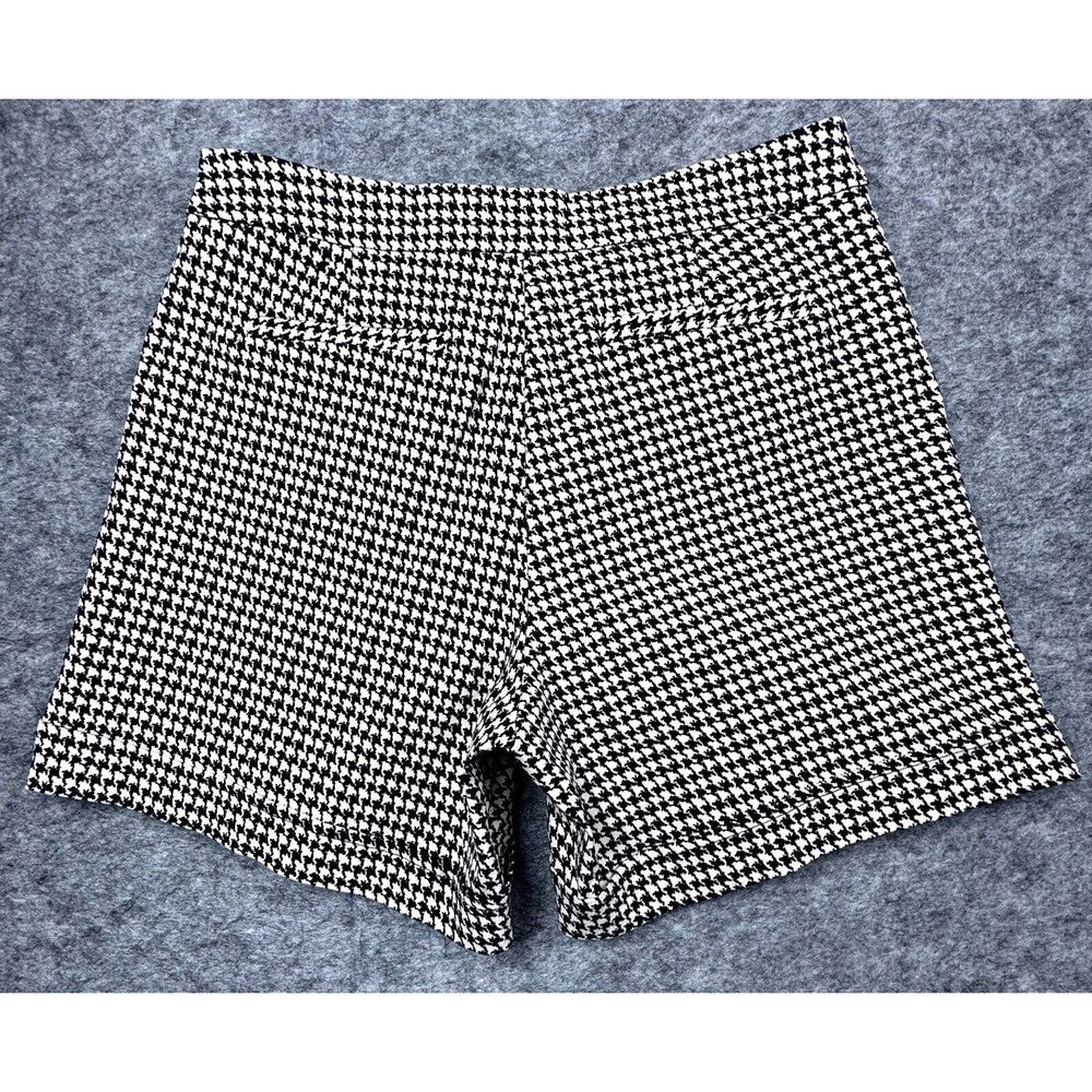 SOHO Women’s  Black & White Houndstooth Shorts w/ Pockets, Elastic - Size 6