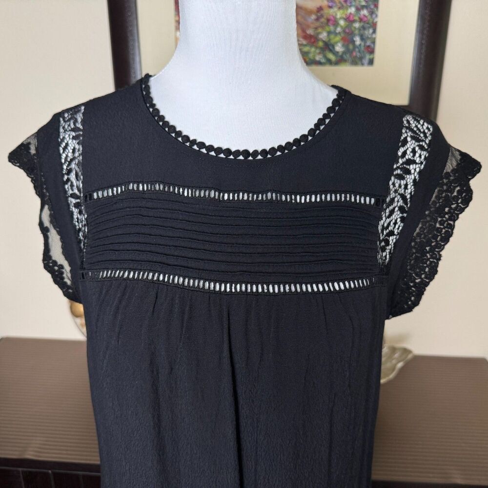 Daniel Rainn Blouse Sz M Black Rayon Ladder Stitch Lace Crochet Cap Sleeves