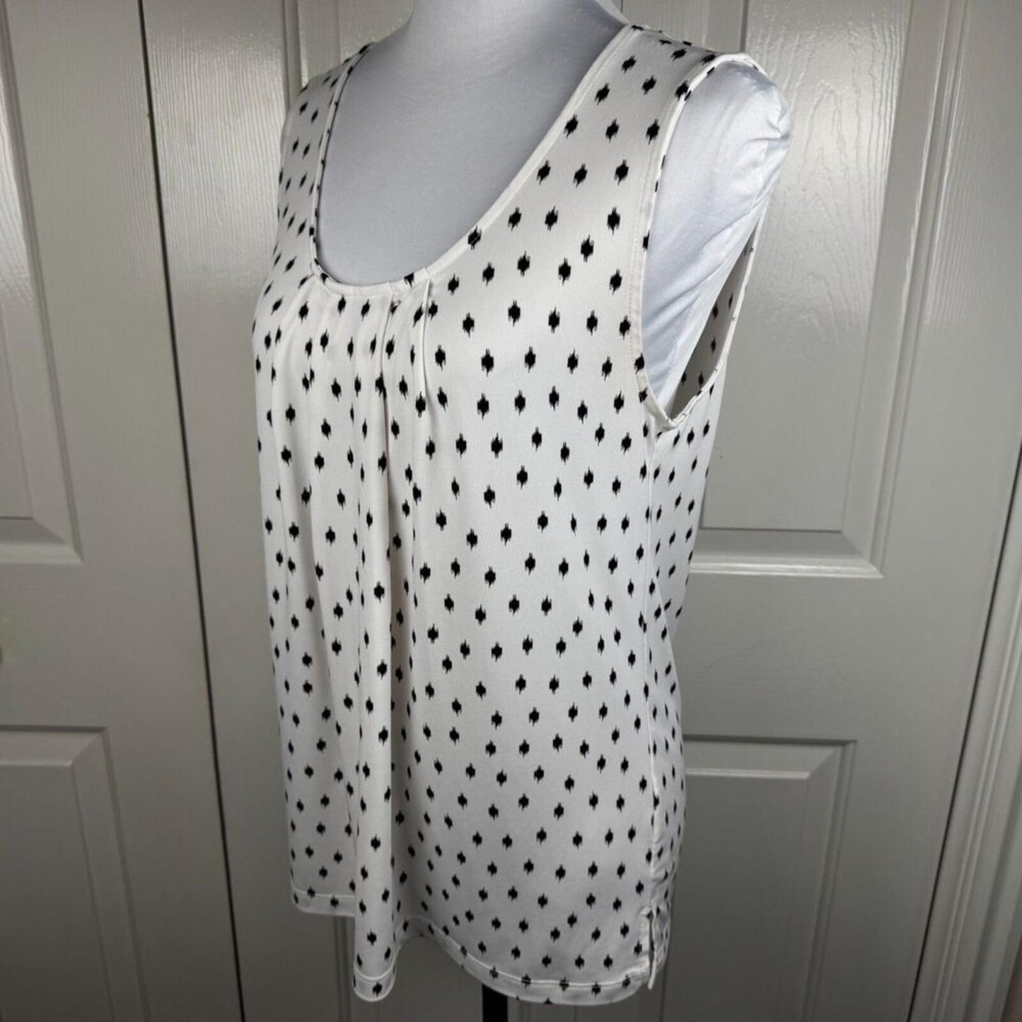 Banana Republic Women Top Sz S White Black Print Scoop Pleated Neck Sleeveless
