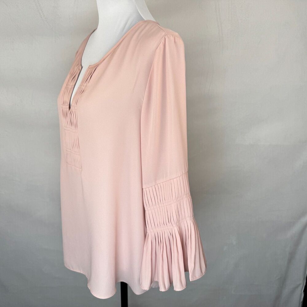 Zac & Rachel Blouse Sz L Dusty Pink Pleated Front Split Neck Flutter Sleeve