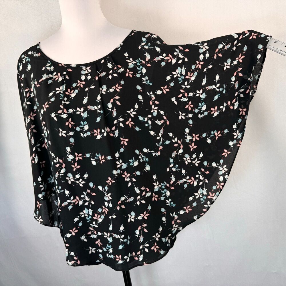 Elle Ladies Top Sz M Solid black under Tank Floral Bat Wing Sleeve top