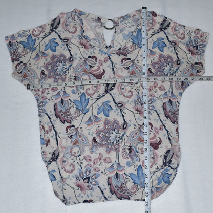 NAIF Women Top Sz S Floral VNeck Stretch Knit Short Slit Sleeve