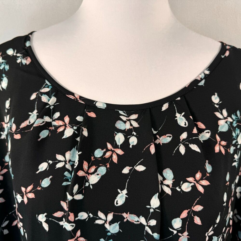 Elle Ladies Top Sz M Solid black under Tank Floral Bat Wing Sleeve top