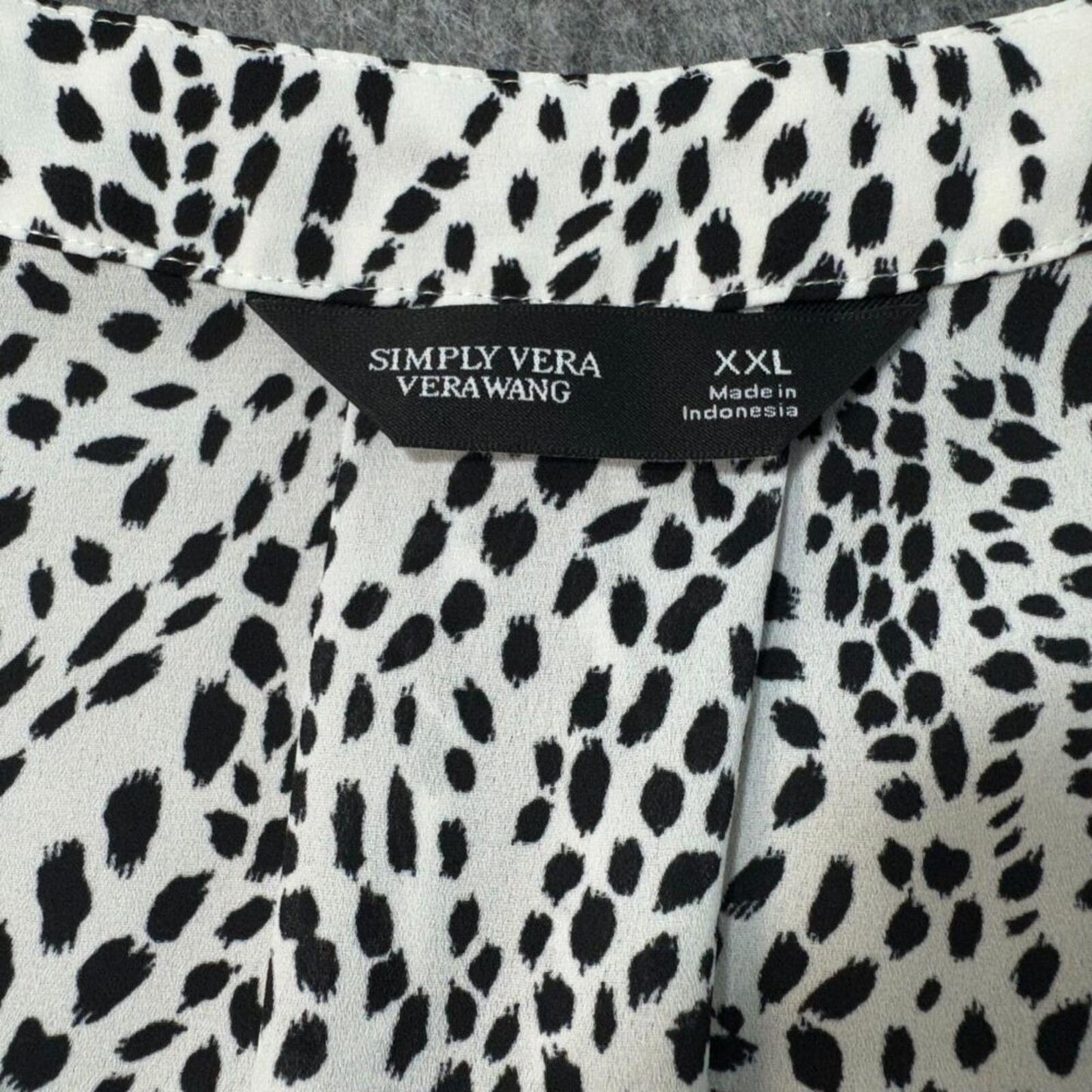 Simply Vera Wang Women Top Sz XXL Black & White Spots VNeck Cap Sleeves